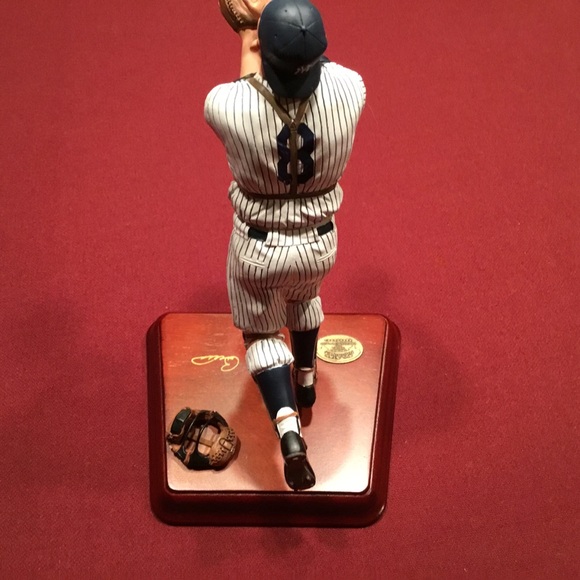 Danbury Mint Yogi Berra, New York Yankees figurine - Picture 3 of 4